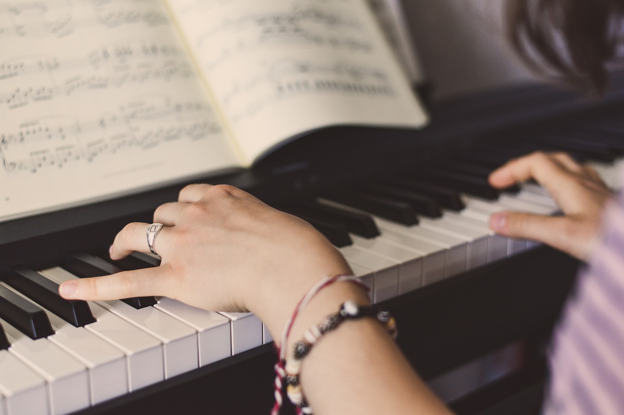 Consejos para aprender a tocar el piano: ¡Aprende cómo hacer ejercicios!