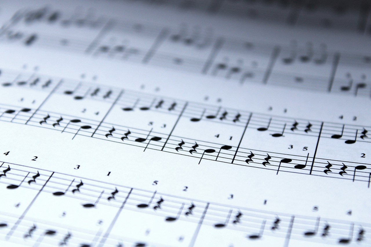 ¿Cómo distinguir el ritmo del compás musical?