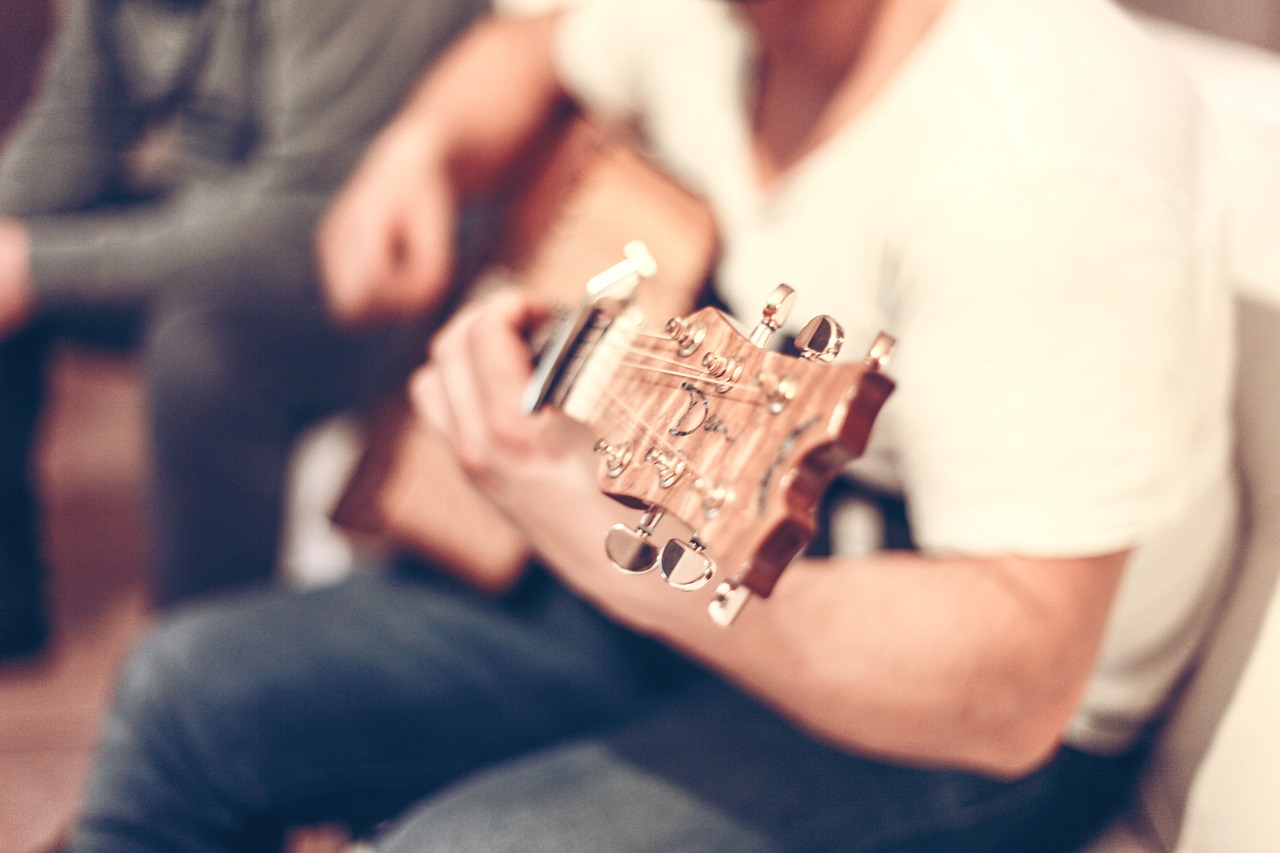 Cómo formar acordes con notas musicales