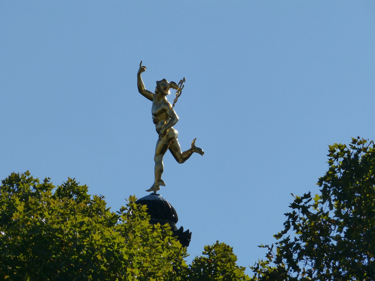 Hermes y su aporte a la música