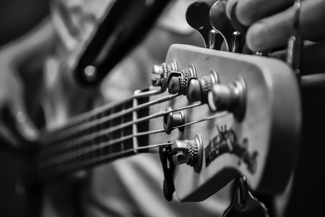 ¿Cuál es el impacto de los instrumentos eléctricos en la música moderna?”
