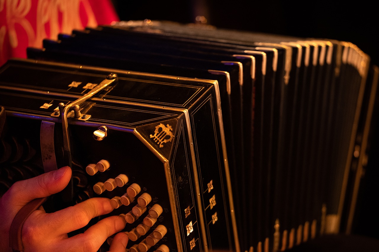 ¿Cuáles son los significados de la música popular?