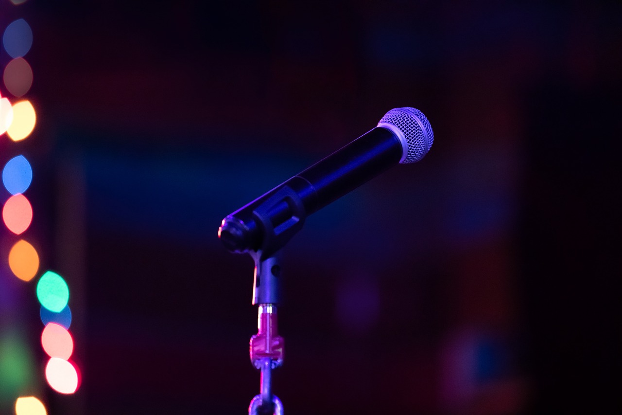 ¡Descubre cuál es la canción más cantada en karaoke!