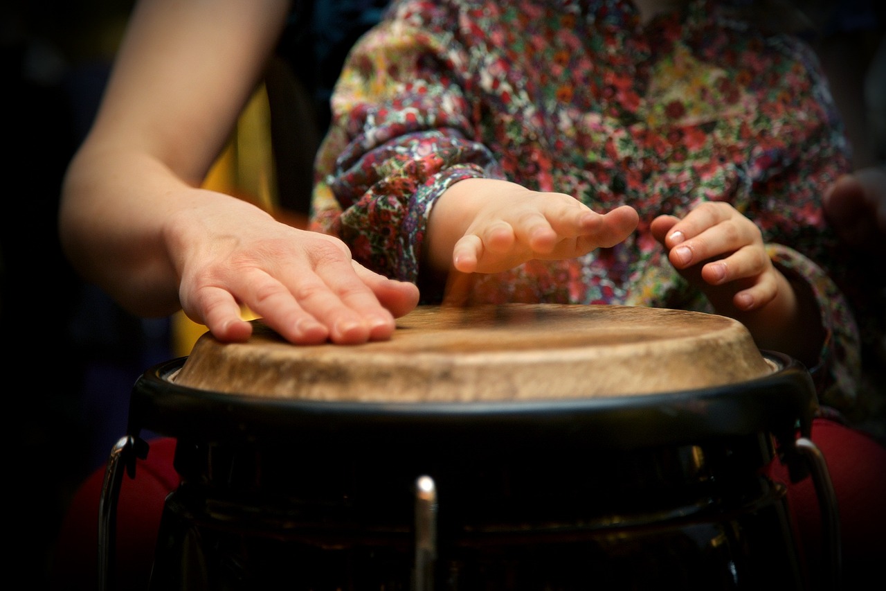 ¿Cuáles Son Los Elementos Clave de La Música Latina?”