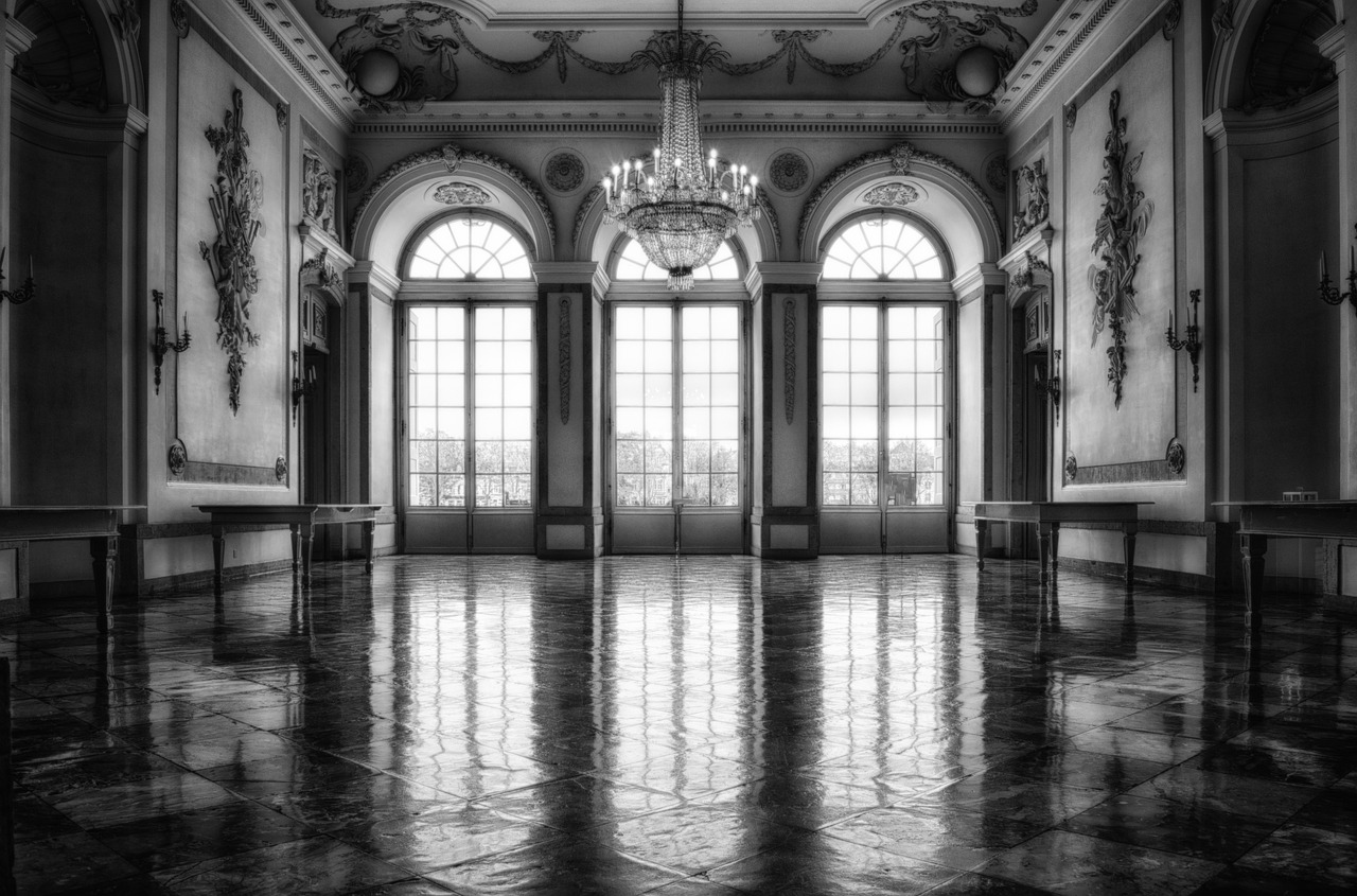 ¿A qué hora son permitidas las señas en el museo?